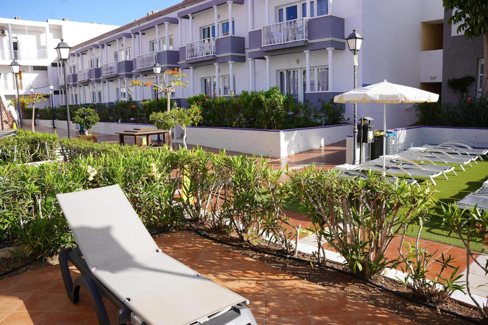 One-Bedroom Apartment Private Garden